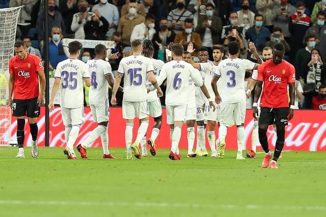 泰晤士报：曼联接近任命阿莫林 范尼可能只带一场