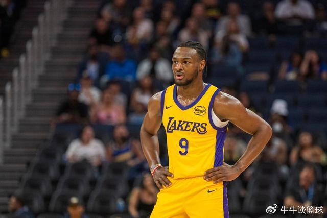 霍勒迪26分东契奇空砍三双 绿军力克独行侠2-0