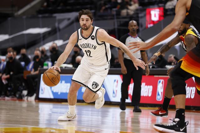 齐麟29分崔晓龙22分 新疆5连胜送江苏7连败